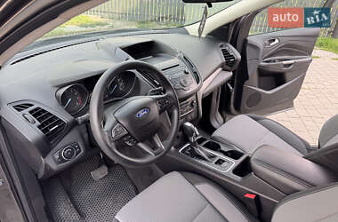 Внедорожник / Кроссовер Ford Escape 2016 в 