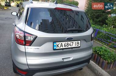 Внедорожник / Кроссовер Ford Escape 2018 в 