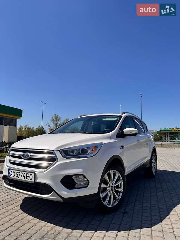 Внедорожник / Кроссовер Ford Escape 2017 в Чопе фото 7 Внедорожник / Кроссовер Ford Escape 2017 в Чопе