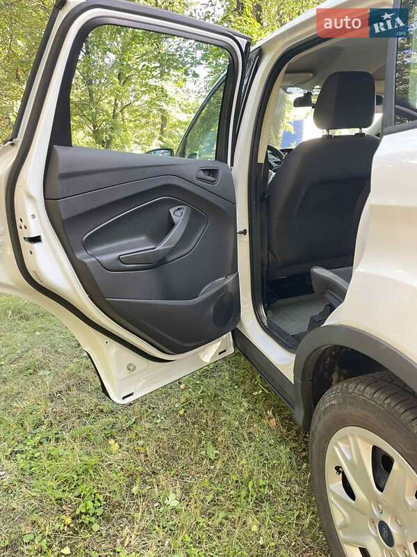 Внедорожник / Кроссовер Ford Escape 2015 в Виннице