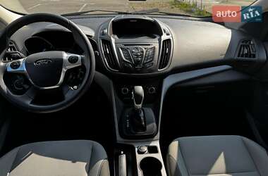 Внедорожник / Кроссовер Ford Escape 2014 в 
