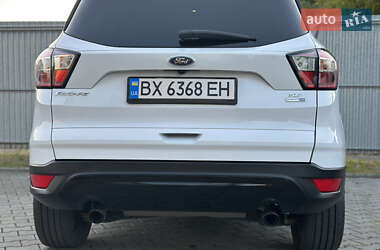 Внедорожник / Кроссовер Ford Escape 2018 в 
