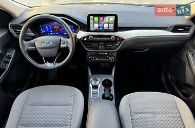 Внедорожник / Кроссовер Ford Escape 2020 в 