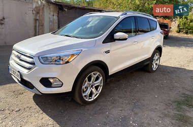 Внедорожник / Кроссовер Ford Escape 2018 в 