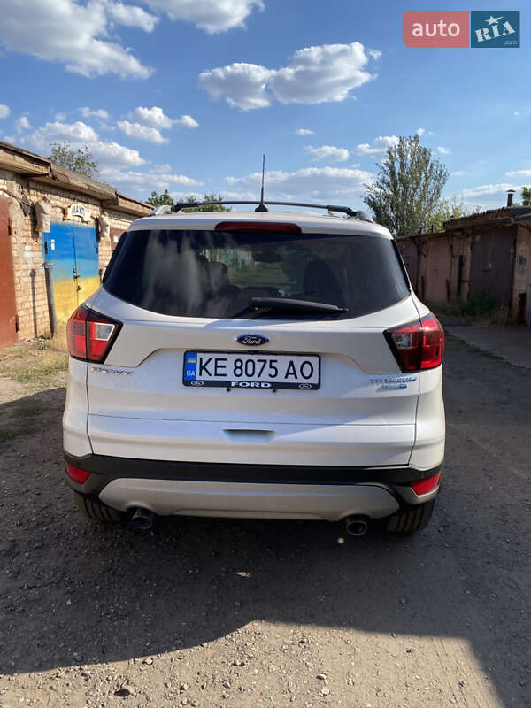 Внедорожник / Кроссовер Ford Escape 2018 в Кривом Роге