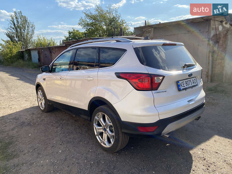 Внедорожник / Кроссовер Ford Escape 2018 в Кривом Роге