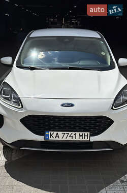 Внедорожник / Кроссовер Ford Escape 2020 в 