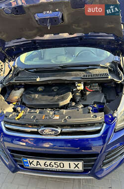 Внедорожник / Кроссовер Ford Escape 2014 в 