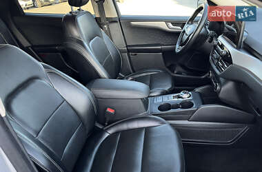 Внедорожник / Кроссовер Ford Escape 2020 в 