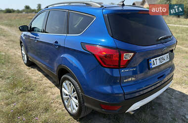 Внедорожник / Кроссовер Ford Escape 2019 в 