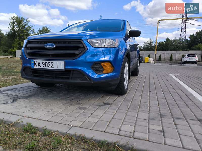 Внедорожник / Кроссовер Ford Escape 2017 в Павлограде