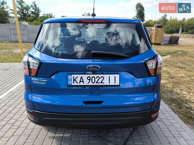 Внедорожник / Кроссовер Ford Escape 2017 в Павлограде