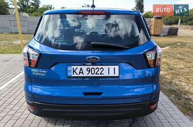 Внедорожник / Кроссовер Ford Escape 2017 в 