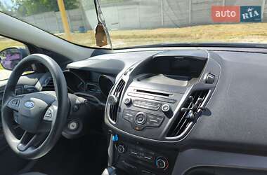 Внедорожник / Кроссовер Ford Escape 2017 в 