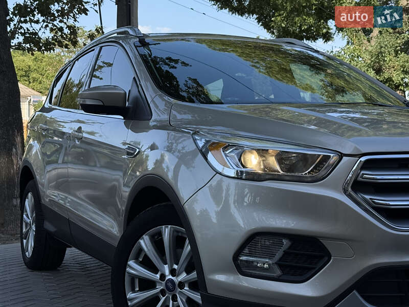 Внедорожник / Кроссовер Ford Escape 2016 в Николаеве