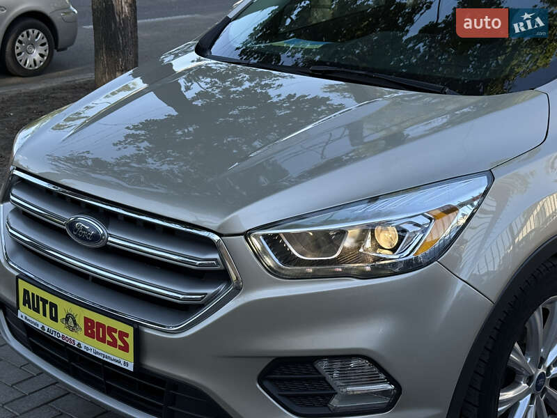 Внедорожник / Кроссовер Ford Escape 2016 в Николаеве