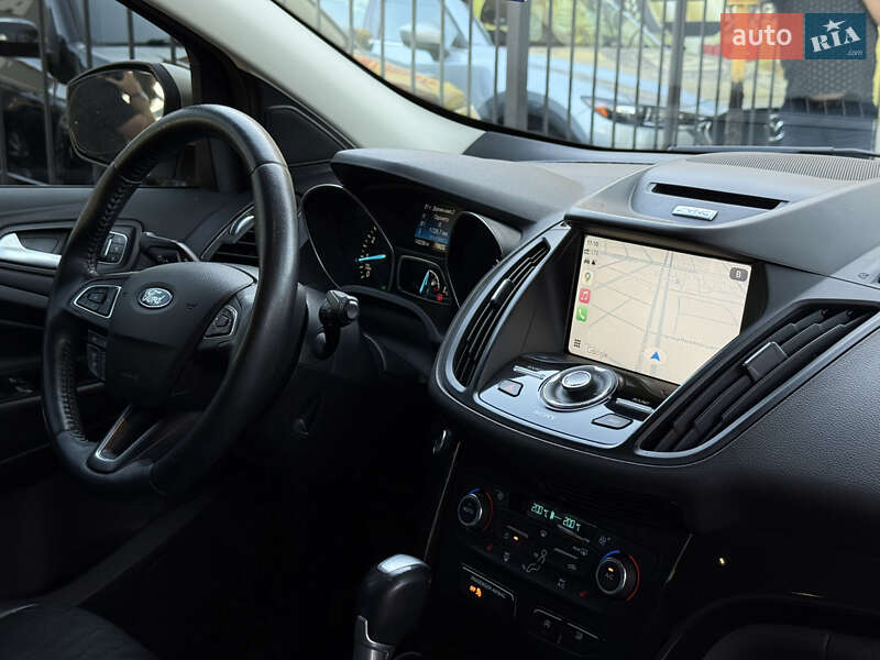 Внедорожник / Кроссовер Ford Escape 2016 в Николаеве