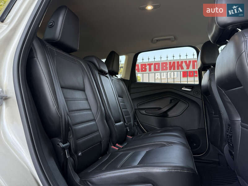 Внедорожник / Кроссовер Ford Escape 2016 в Николаеве