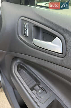 Внедорожник / Кроссовер Ford Escape 2013 в 