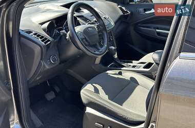 Внедорожник / Кроссовер Ford Escape 2017 в 