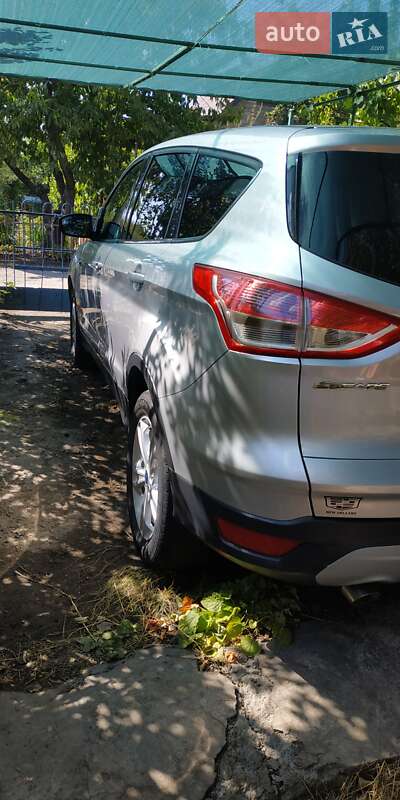 Внедорожник / Кроссовер Ford Escape 2014 в Кривом Роге