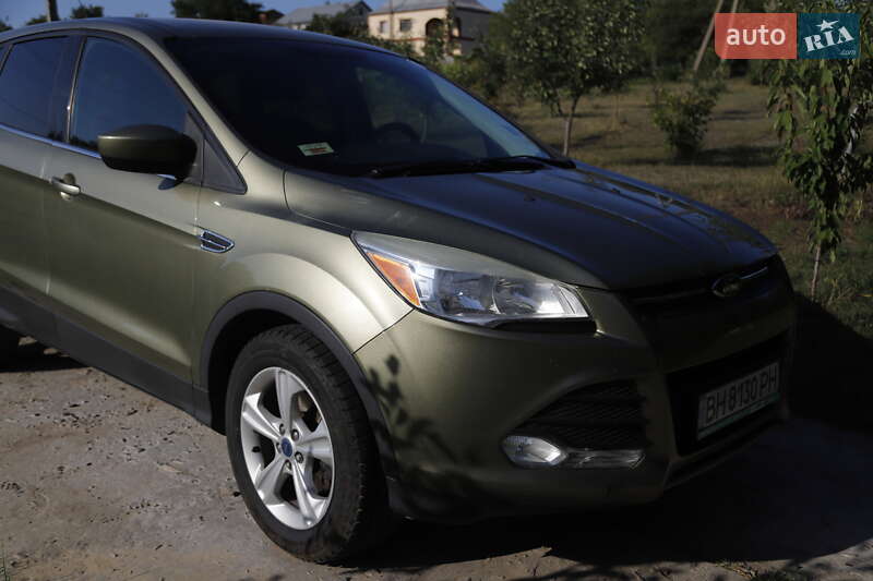 Внедорожник / Кроссовер Ford Escape 2012 в Чечельнике