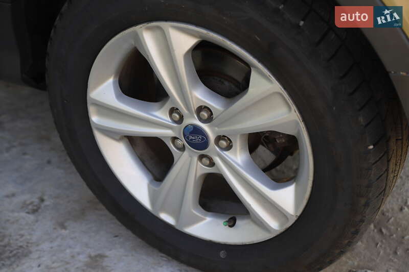 Внедорожник / Кроссовер Ford Escape 2012 в Чечельнике