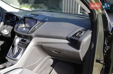 Внедорожник / Кроссовер Ford Escape 2012 в 
