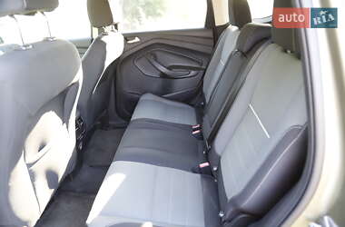 Внедорожник / Кроссовер Ford Escape 2012 в 