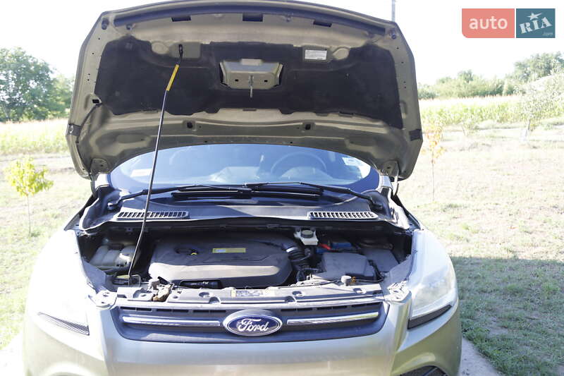 Внедорожник / Кроссовер Ford Escape 2012 в Чечельнике