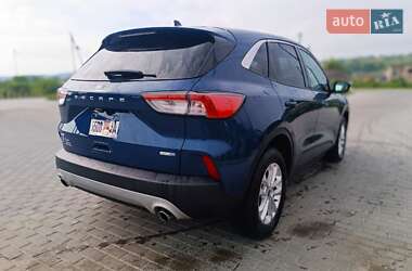 Внедорожник / Кроссовер Ford Escape 2019 в 