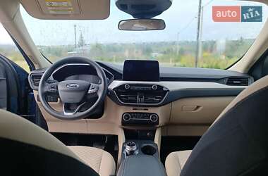 Внедорожник / Кроссовер Ford Escape 2019 в 