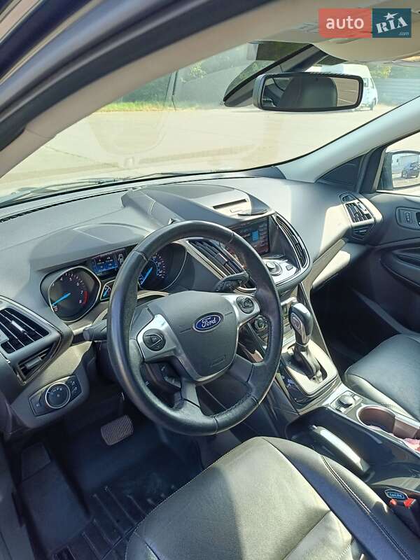 Внедорожник / Кроссовер Ford Escape 2014 в Ровно