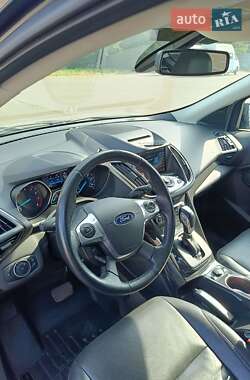 Внедорожник / Кроссовер Ford Escape 2014 в 