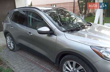 Внедорожник / Кроссовер Ford Escape 2021 в 
