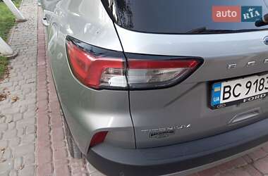 Внедорожник / Кроссовер Ford Escape 2021 в 