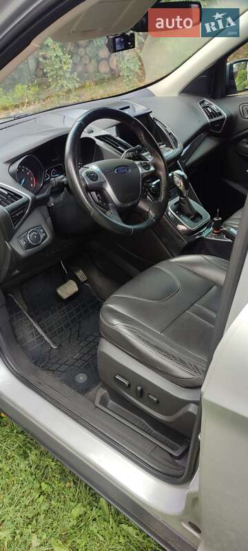 Внедорожник / Кроссовер Ford Escape 2012 в Калуше