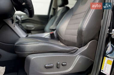 Внедорожник / Кроссовер Ford Escape 2015 в 