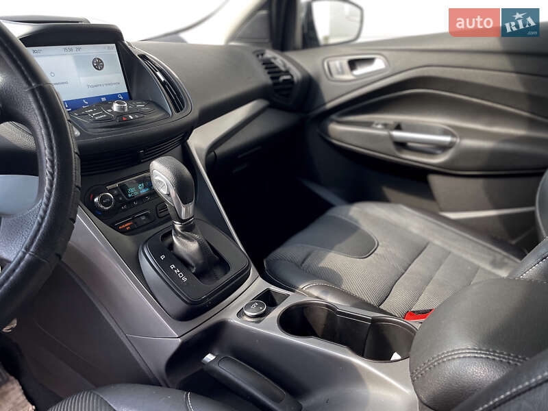 Внедорожник / Кроссовер Ford Escape 2015 в Киеве