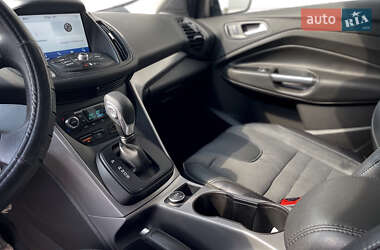 Внедорожник / Кроссовер Ford Escape 2015 в 