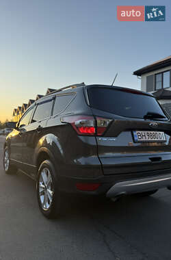Внедорожник / Кроссовер Ford Escape 2017 в 