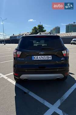 Внедорожник / Кроссовер Ford Escape 2017 в 