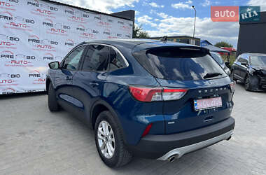 Внедорожник / Кроссовер Ford Escape 2019 в 