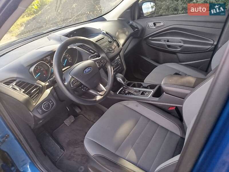 Внедорожник / Кроссовер Ford Escape 2017 в Ровно