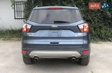 Внедорожник / Кроссовер Ford Escape 2018 в 