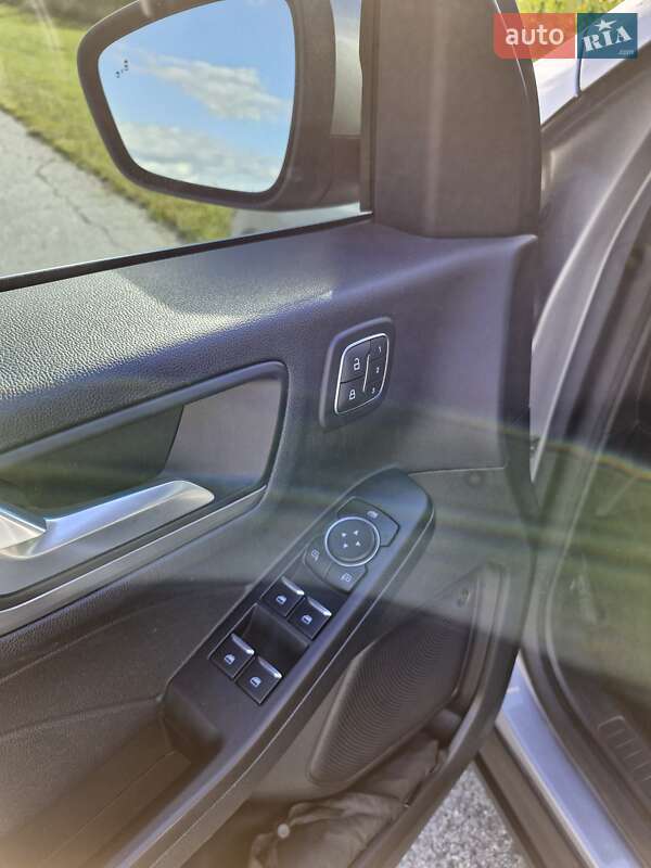 Внедорожник / Кроссовер Ford Escape 2021 в Киеве