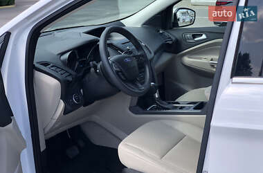 Внедорожник / Кроссовер Ford Escape 2016 в 