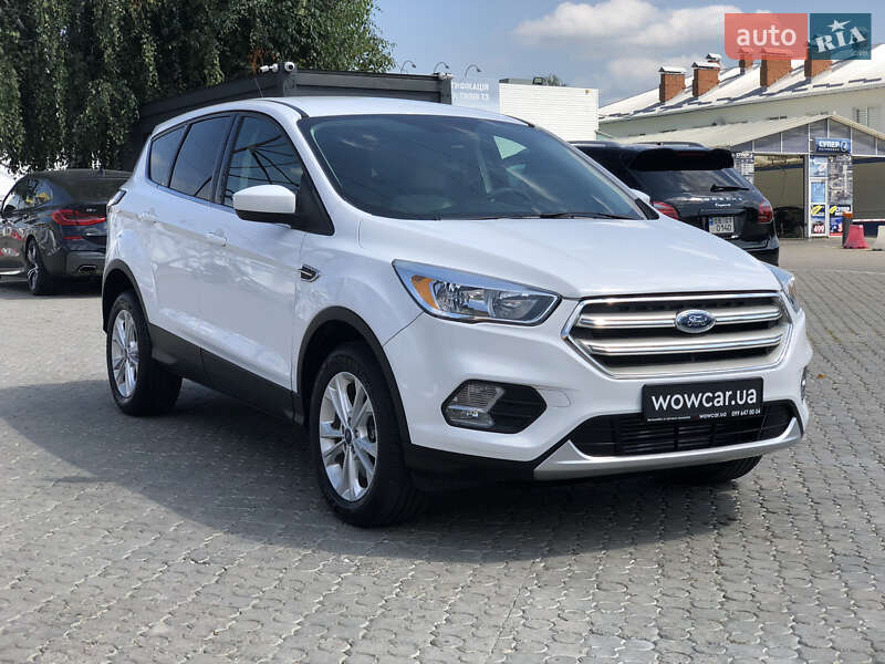 Внедорожник / Кроссовер Ford Escape 2016 в 