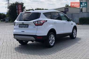 Внедорожник / Кроссовер Ford Escape 2016 в 
