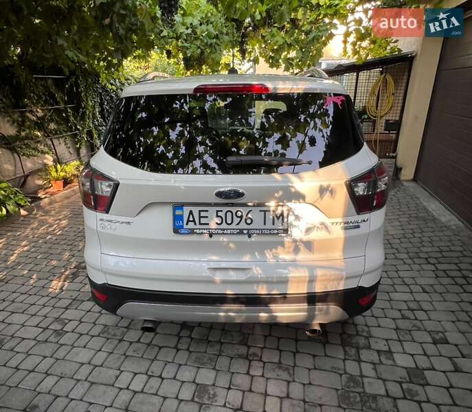 Внедорожник / Кроссовер Ford Escape 2016 в Днепре